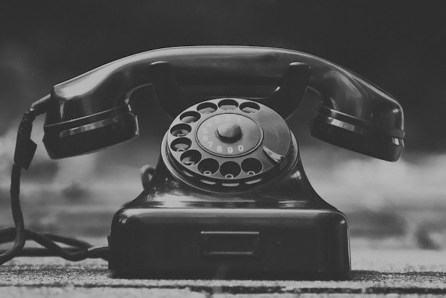telephone to illustrate how to respond to a statutory demand feature